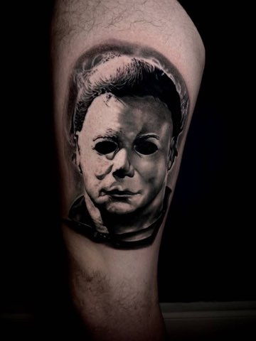 Michael Myers horror karakter tetoválásban